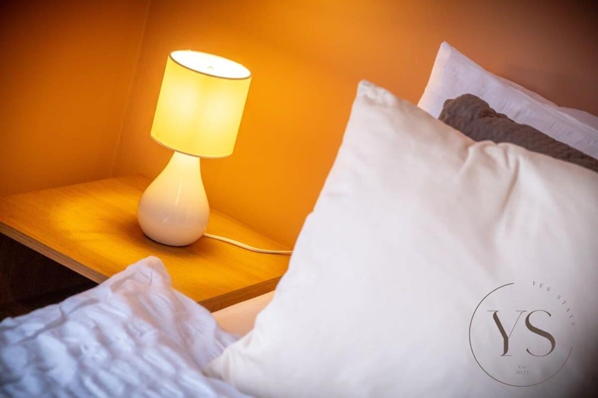 Sienna Longton Studio 2D - Wi-Fi, Alton Towers, Netflix Stoke-on-Trent Eksteriør billede