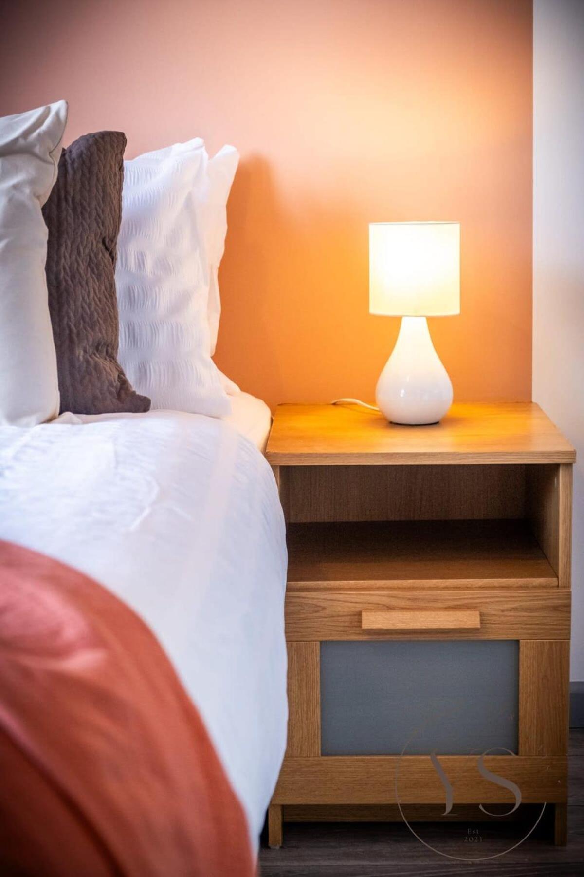 Sienna Longton Studio 2D - Wi-Fi, Alton Towers, Netflix Stoke-on-Trent Eksteriør billede